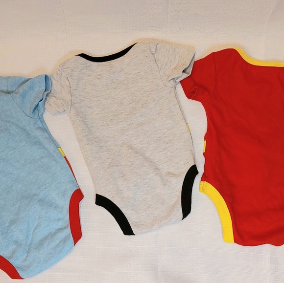 Justice League oneies 3-6months - Picture 2 of 6